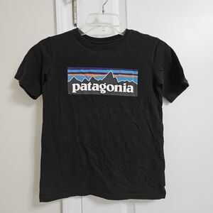 Patagonia T-Shirt Boy's Small 7-8 Black Cotton Tee Outdoors